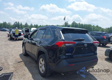 2019 Toyota Rav4 Xle z USA, uszkodzony, nr VIN JTMP1RFV6KD504325